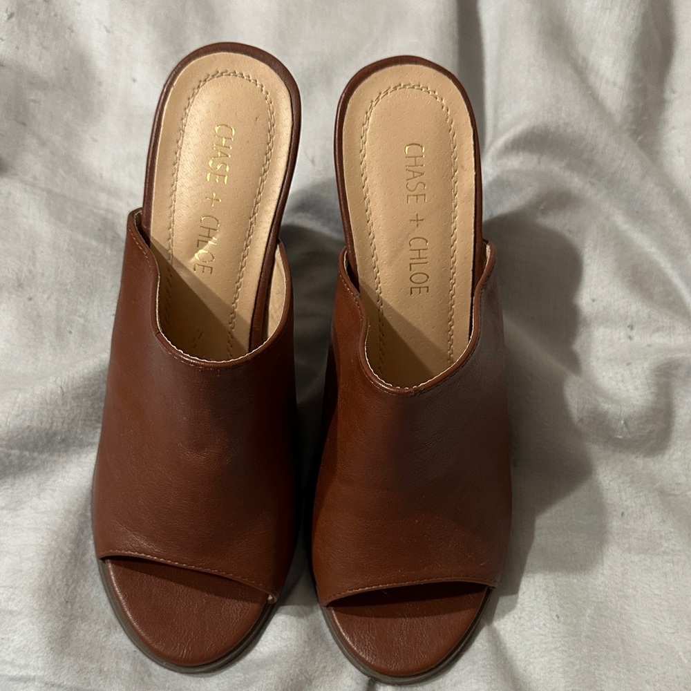 Chase + Chloe Women's Brown Mules